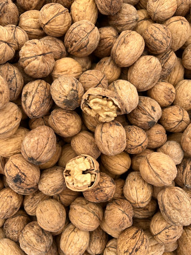 Walnuts - Premium quality dry fruits